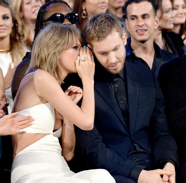 Taylor Swift ôm chặt bạn trai - 12 Taylor