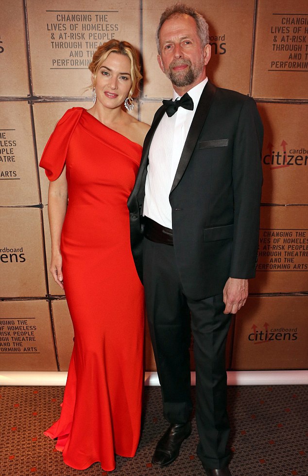 Kate Winslet rực rỡ trong chiếc váy đỏ - 5 Kate
