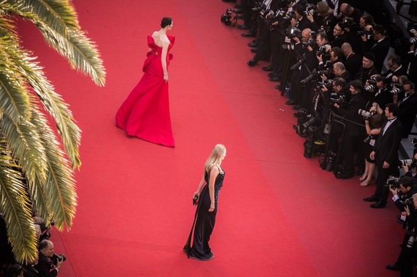 Trang phục “thoáng” quá đà của siêu mẫu Đức - 9 Siêu mẫu Toni Garrn sexy tại Cannes