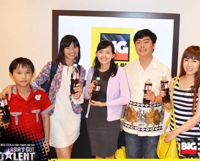 Hào hứng đêm Gala “Tìm kiếm tài năng Châu Á” - 3 Chị Thu Vân hào hứng trong đêm Gala AGT 2015