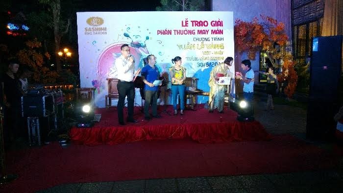 Khách hàng may mắn nhận được giải thưởng voucher 2,000,000vnđ của chương trình