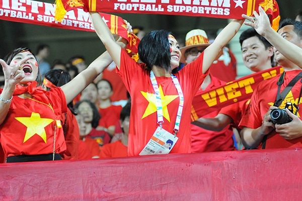 Ca sỹ Phương Thanh đồng hành cùng U23 Việt Nam