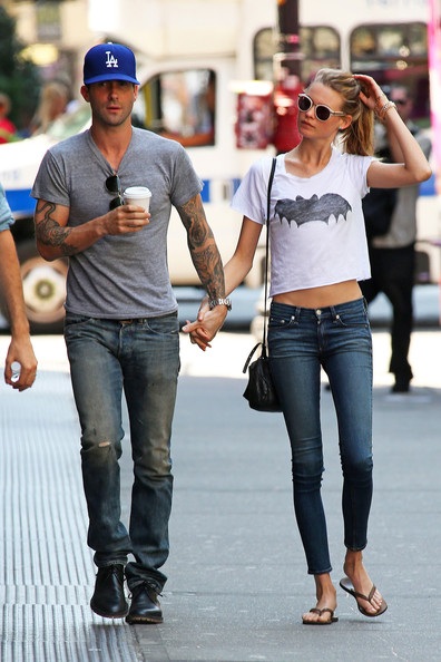 Behati Prinsloo và Adam Levine - Cặp đôi đẹp của Hollywood - 1 Tháng 7 năm 2013