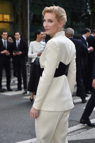 Dàn “sao” dự tiệc của Giorgio Armani - 2 Hilary Swank