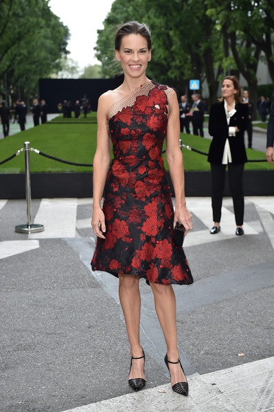 Dàn “sao” dự tiệc của Giorgio Armani - 5 Hilary Swank