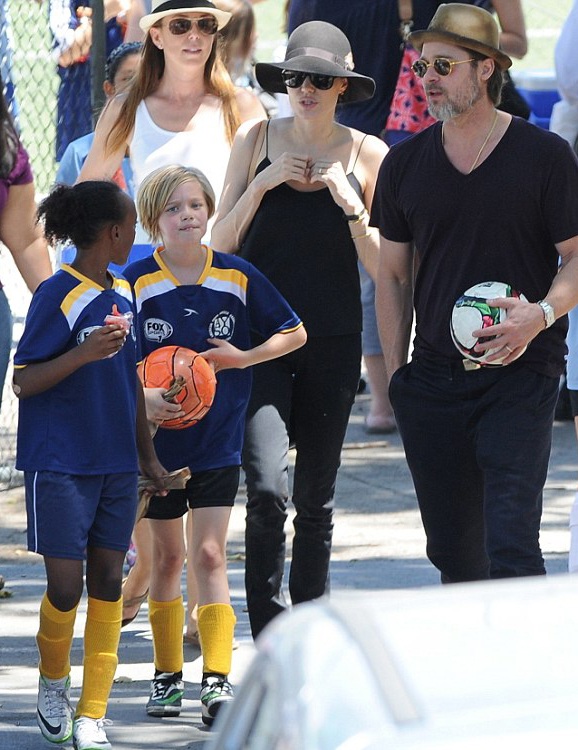 Ngày cuối tuần vui vẻ của gia đình Jolie - Pitt - 1 Ngày cuối tuần vui vẻ của gia đình Jolie - Pitt