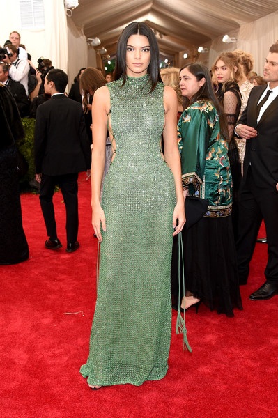 Em gái siêu mẫu của cô Kim diện váy cắt xẻ táo bạo - 6 Kendall Jenner