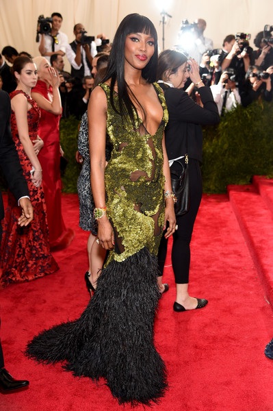 Ngỡ ngàng với vẻ trẻ trung của ngôi sao U70 - 13 Naomi Campbell