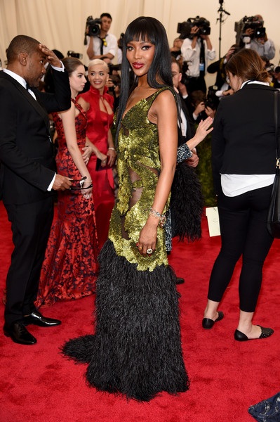 Ngỡ ngàng với vẻ trẻ trung của ngôi sao U70 - 14 Naomi Campbell