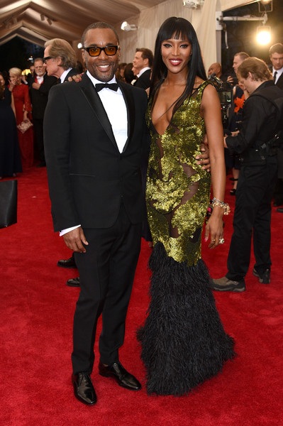 Ngỡ ngàng với vẻ trẻ trung của ngôi sao U70 - 15 Naomi Campbell