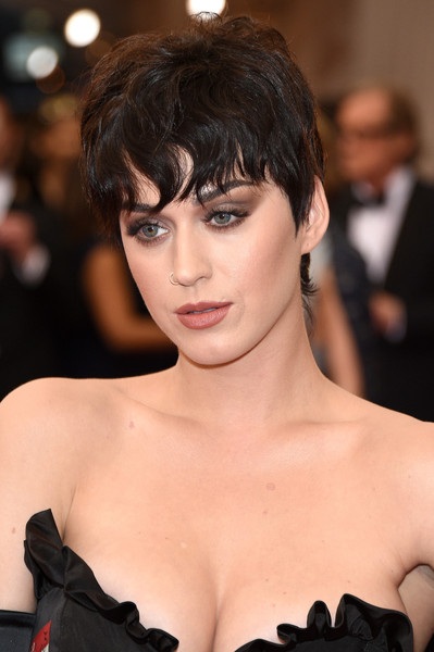 Katy Perry và Sarah Jessica Parker khác lạ trên thảm đỏ - 10 VN