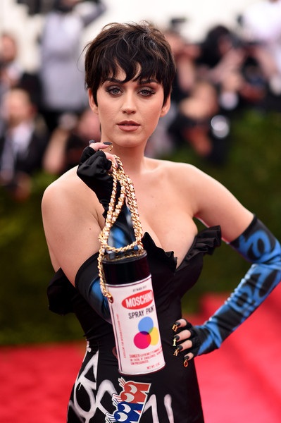 Katy Perry và Sarah Jessica Parker khác lạ trên thảm đỏ - 12 VN