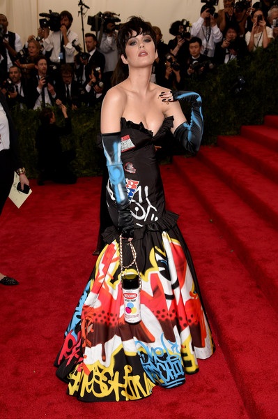 Katy Perry và Sarah Jessica Parker khác lạ trên thảm đỏ - 9 VN