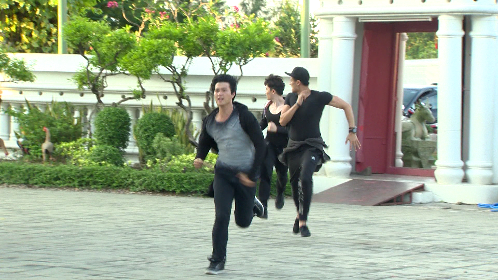 Huỳnh Anh tức giận vì Nathan Lee cố tình “câu giờ”? - 1 Huỳnh Anh tức giận vì Nathan Lee cố tình “câu giờ”?