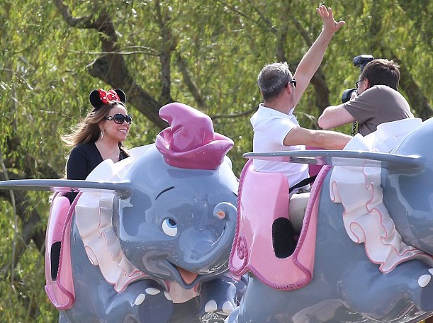 Mariah Carey nhí nhảnh đi chơi tại Disneyland - 4 Mariah Carey