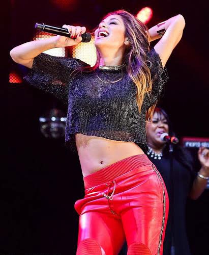 …nhưng đến giờ, cô vẫn loay hoay đi tìm chỗ đứng cho
mình.