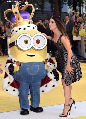 Con trai Sandra Bullock không biết mẹ mình là người nổi tiếng - 3 Cô tự tin và quyến rũ trong trang phục của Stellar
McCartney