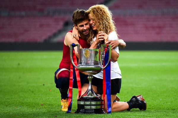 Shakira ăn mừng chiến thắng cùng bồ trẻ - 1 Shakira ăn mừng chiến thắng cùng bạn trai