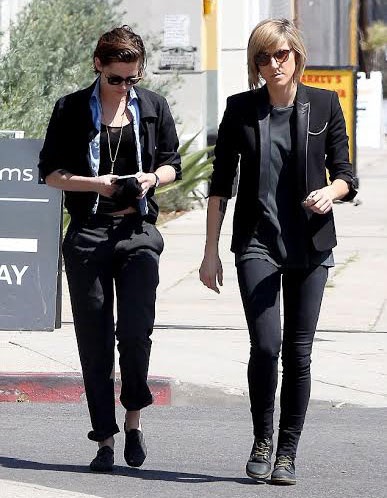 Mẹ của Kristen Stewart chấp nhận con gái yêu đương đồng giới - 2 Mẹ của Kristen Stewart chấp nhận con gái yêu đương đồng giới