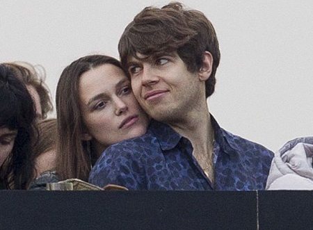 Khoảnh khắc hạnh phúc của vợ chồng Keira Knightley - 8 VN