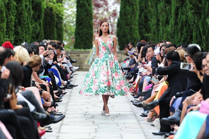 Trương Thị May mở màn show diễn của Đỗ Mạnh Cường - 14 Trung Thành