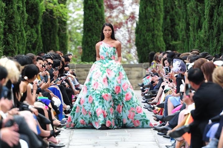 Trương Thị May mở màn show diễn của Đỗ Mạnh Cường - 15 Trung Thành