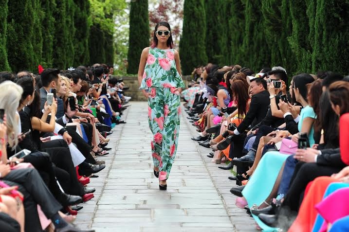 Trương Thị May mở màn show diễn của Đỗ Mạnh Cường - 10 Trung Thành