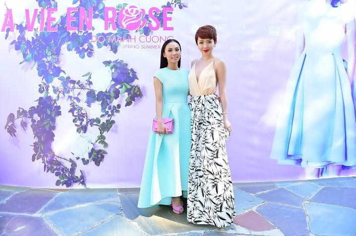 Huyền Ny thanh lịch trong chiếc váy xanh - 4 Gần đây Huyền Ny rất đắt show dẫn chương trình