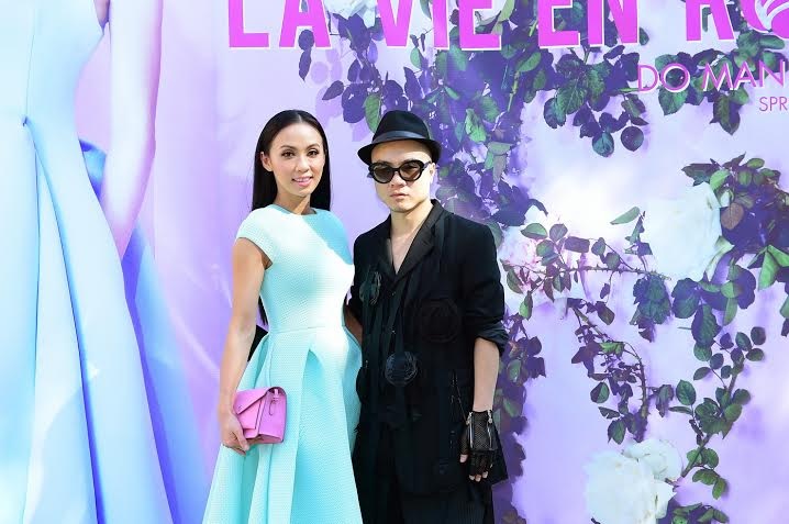 Huyền Ny thanh lịch trong chiếc váy xanh - 6 Huyền Ny qua Mỹ từ năm 15 tuổi và hiện tại cô là dược sỹ