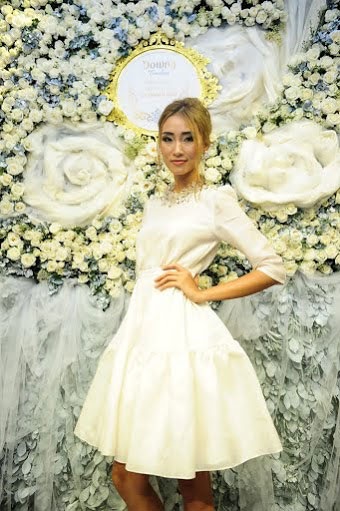 Đặng Thu Thảo đọ sắc với các người đẹp trong dạ tiệc của Lê Thanh Hòa - 2 Đặng Thu Thảo đọ sắc với các người đẹp trong dạ tiệc của Lê Thanh Hòa