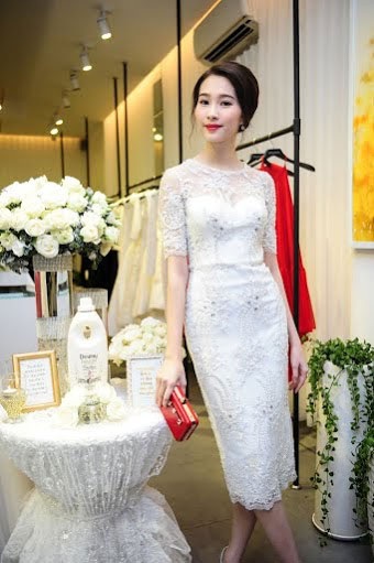Đặng Thu Thảo đọ sắc với các người đẹp trong dạ tiệc của Lê Thanh Hòa - 5 Đặng Thu Thảo đọ sắc với các người đẹp trong dạ tiệc của Lê Thanh Hòa