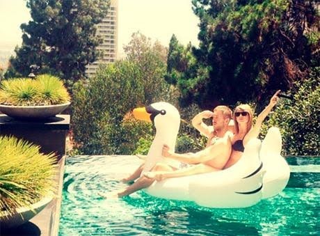 Taylor Swift hẹn hò đôi với bạn trai cũ - 2 Taylor vẫn dành thời gian cho bạn trai bấp chấp lịch trình bận rộn