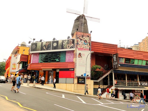 Đến Làng Hà Lan để bắt lấy phút gặp gỡ của chất Á Đông xen lẫn phong vị Tây Phương