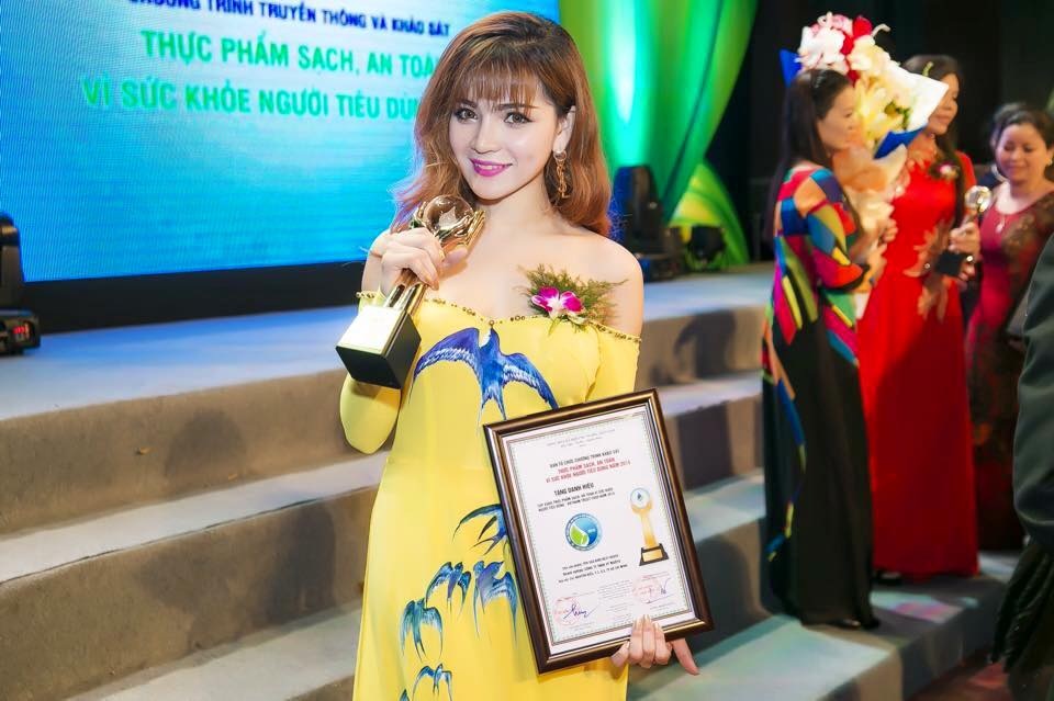 Hot girl Vy Marya ngày càng quyến rũ - 1 Hot girl Vy Marya rạng rỡ dự sự kiện ngày 8/7 vừa qua tại TPHCM