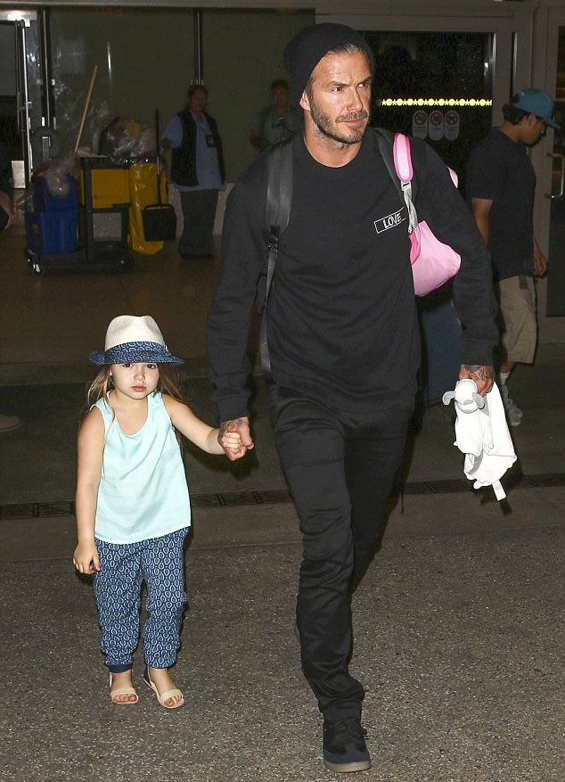 Con gái Beckham xinh như búp bê - 1 Ngắm thiên nhần nhỏ của David Beckham