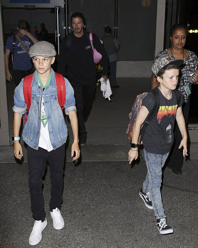 Con gái Beckham xinh như búp bê - 3 Ngắm thiên nhần nhỏ của David Beckham