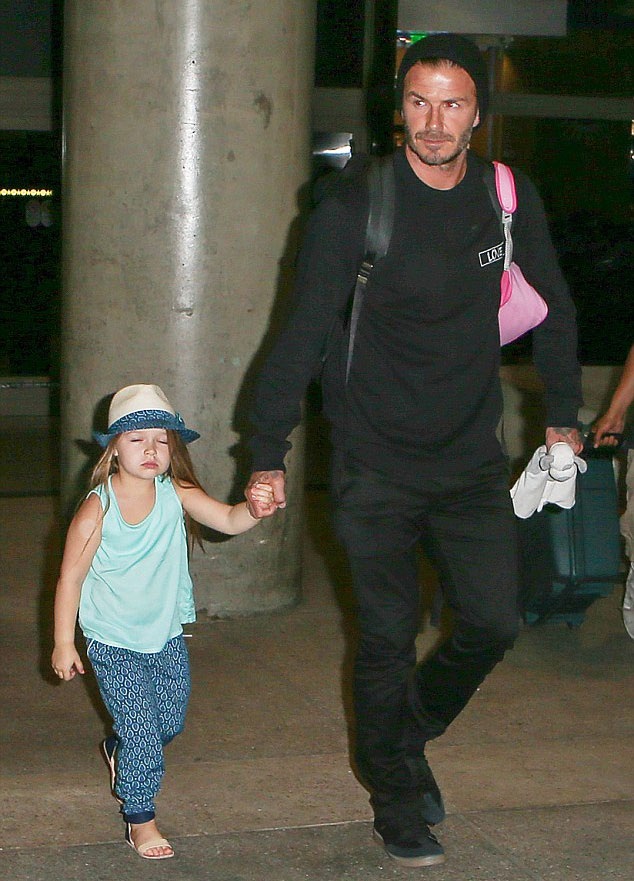 Con gái Beckham xinh như búp bê - 5 Ngắm thiên nhần nhỏ của David Beckham
