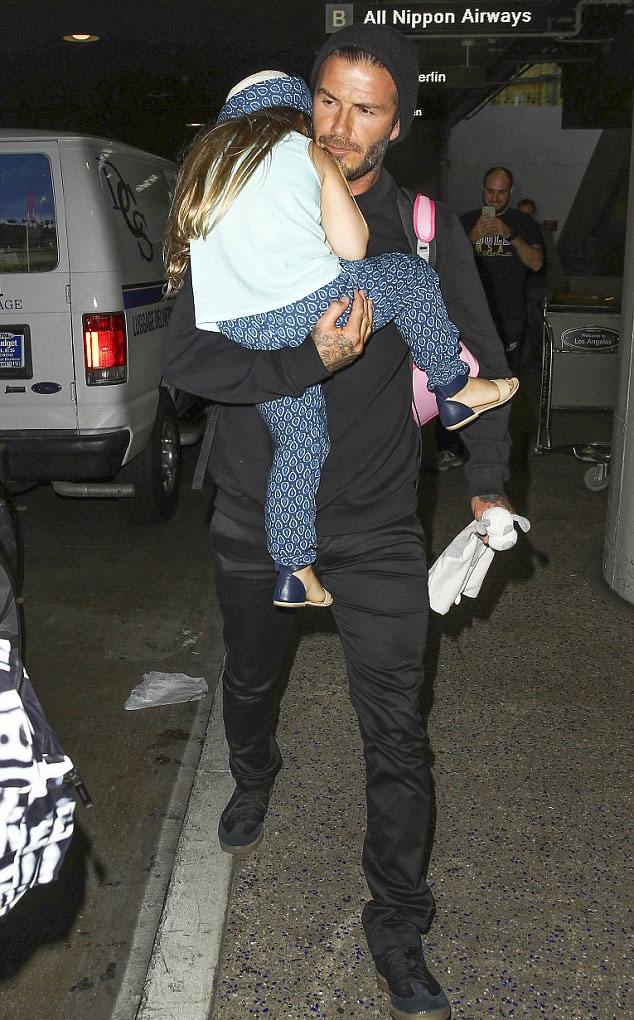 Con gái Beckham xinh như búp bê - 6 Ngắm thiên nhần nhỏ của David Beckham