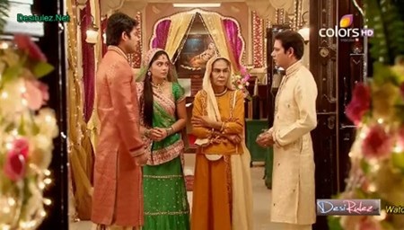 Lóa mắt vì ngôi nhà “dát vàng” trong Cô dâu 8 tuổi - 5 Màu vàng bao trùm kiến trúc của căn nhà.