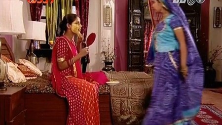 Lóa mắt vì ngôi nhà “dát vàng” trong Cô dâu 8 tuổi - 11 Nhiều màu sắc rực rỡ trong một căn phòng khiến khán giả lóa mắt.