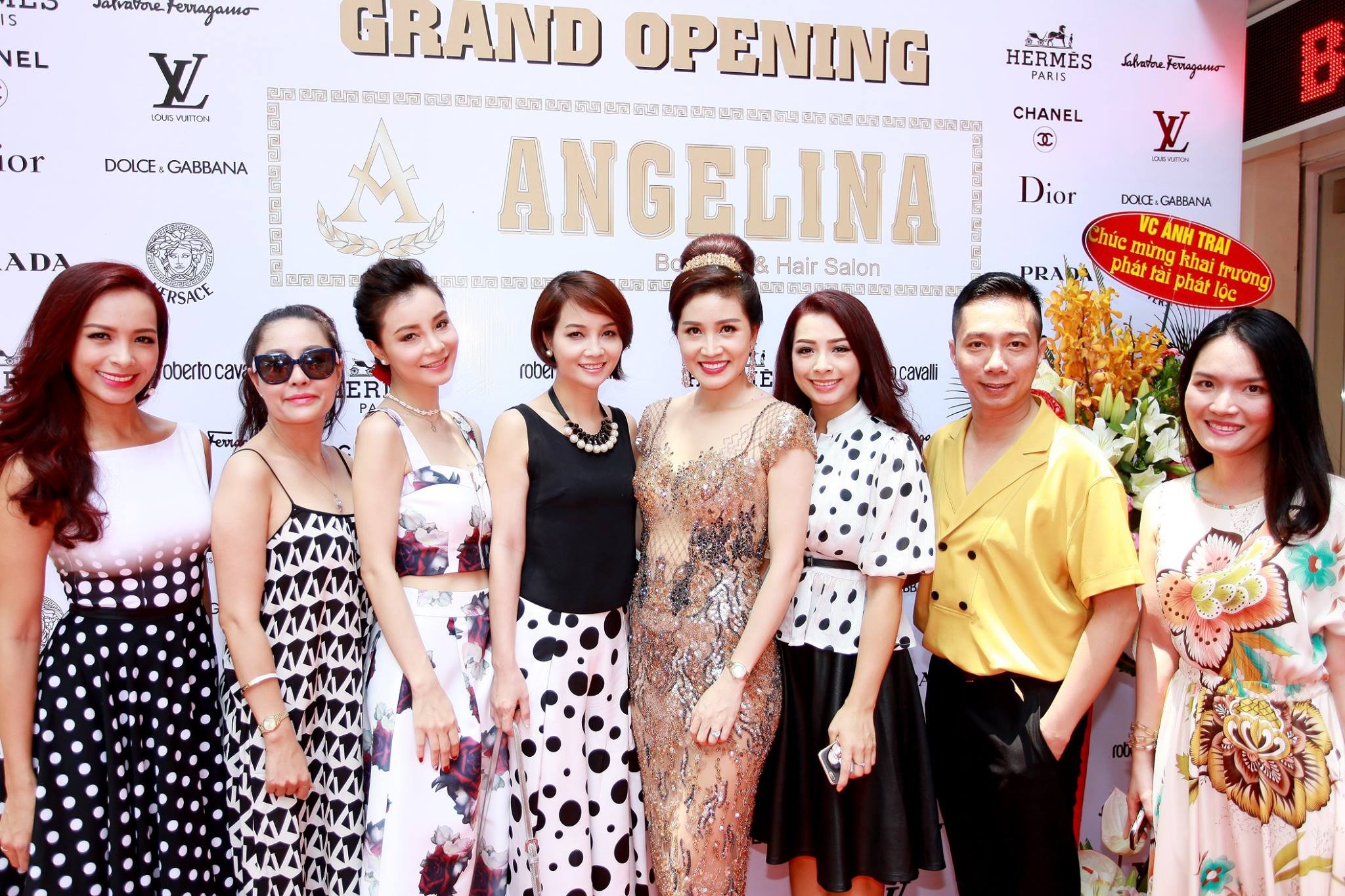Dàn sao hội ngộ tại Hà Nội - 2 Dàn sao tham dự khai trương Angelina Boutique & Hair Salon của Hoa hậu, diễn viên Ngô Thu Trang