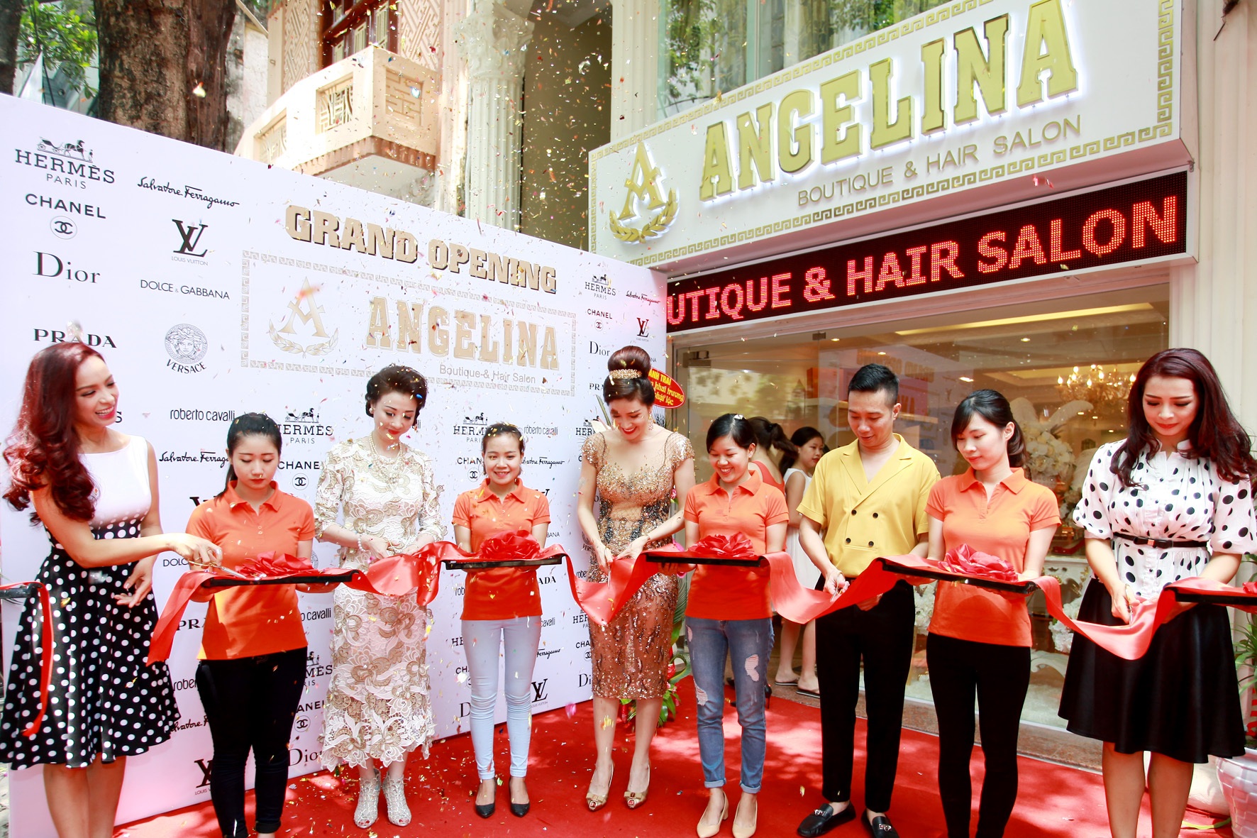 Dàn sao hội ngộ tại Hà Nội - 1 Dàn sao tham dự khai trương Angelina Boutique & Hair Salon của Hoa hậu, diễn viên Ngô Thu Trang