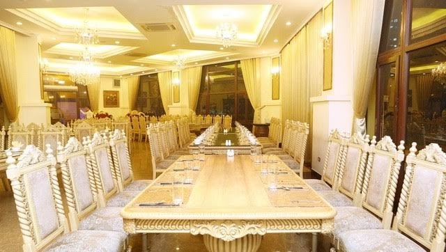 Nhà hàng Lã Vọng: Khuyến mãi khủng cuối hè - 2 Sảnh tiệc nhà hàng Lã Vọng
