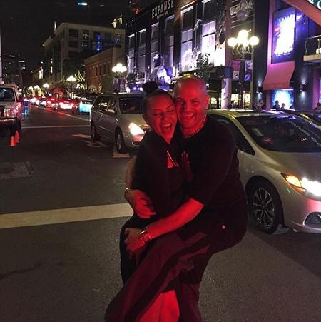 Hai vợ chồng Mel B thường xuyên đăng ảnh hạnh phúc bên nhau