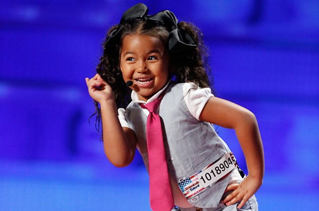 Bé dễ thương 5 tuổi gây sốt tại America’s Got Talent
