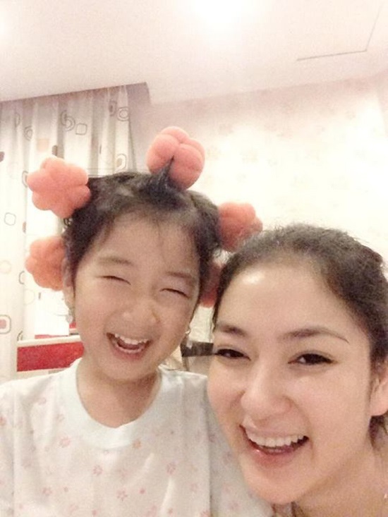 Con gái xinh như thiên thần của các Hoa hậu Việt Nam - 3 Cô con gái giống mẹ như đúc của Hoa hậu Nguyễn Thị Huyền