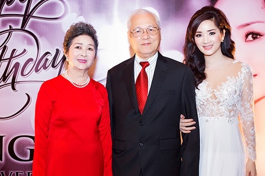 Đọ nhan sắc của các mẹ Hoa Hậu Việt