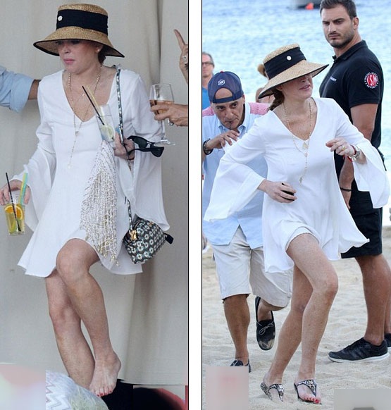 Sốc với thân hình xập xệ ở tuổi 29 của Lindsay Lohan - 5 Những hình ảnh sexy và thân thiện của Lindsay Lohan ở
