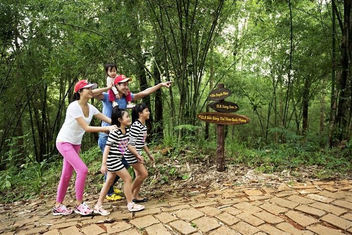 Dã ngoại bên nhau gia đình gắn bó - 1 Cùng gia đình trải nghiệm một chuyến khám phá rừng xanh