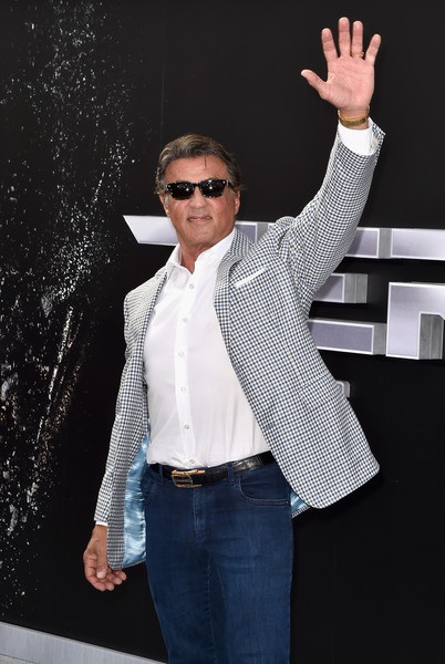 “Người hùng cơ bắp” vẫn phong độ ở tuổi 69